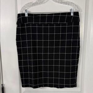 Soho Apparel Black Pencil Skirt with White Grid